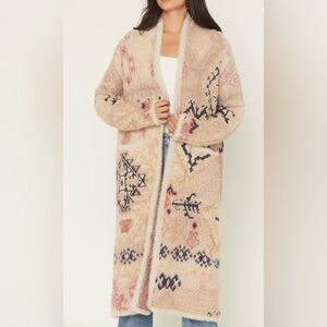 NWOT Shyanne Women's Southwestern Print Eyelash Yarn Duster